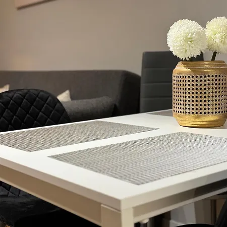 Good Time Centrum Strzelecka B * Poznań